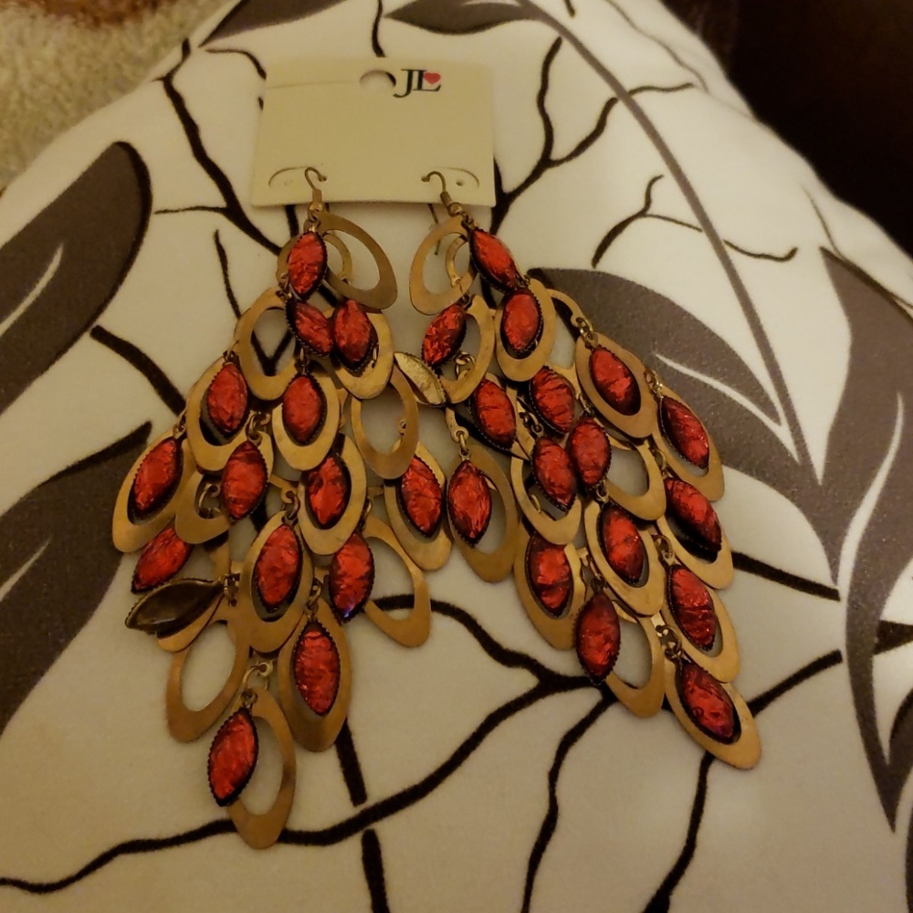 BNWT Joyce Leslie Chandelier Earrings